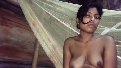 Velaikaran kudumbathudan outhouse il seitha sex porn movie