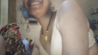 Tamil village velaikari in kai velai bajanai porn movie