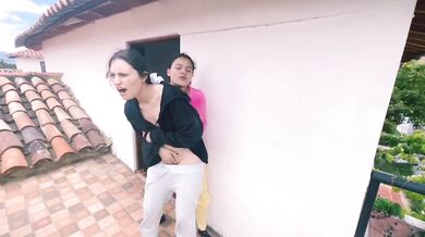Moodu eriya rendu pengalin mottaimadi lesbian tamil video
