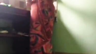 Super marketil santhitha aunty veetil sex