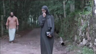 Kerala Mallu aunty in kamapasi theertha sotai uncle video