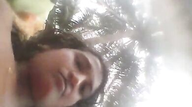 Kalla kathalanukaga mottai madi sendru mulai kaatum pen