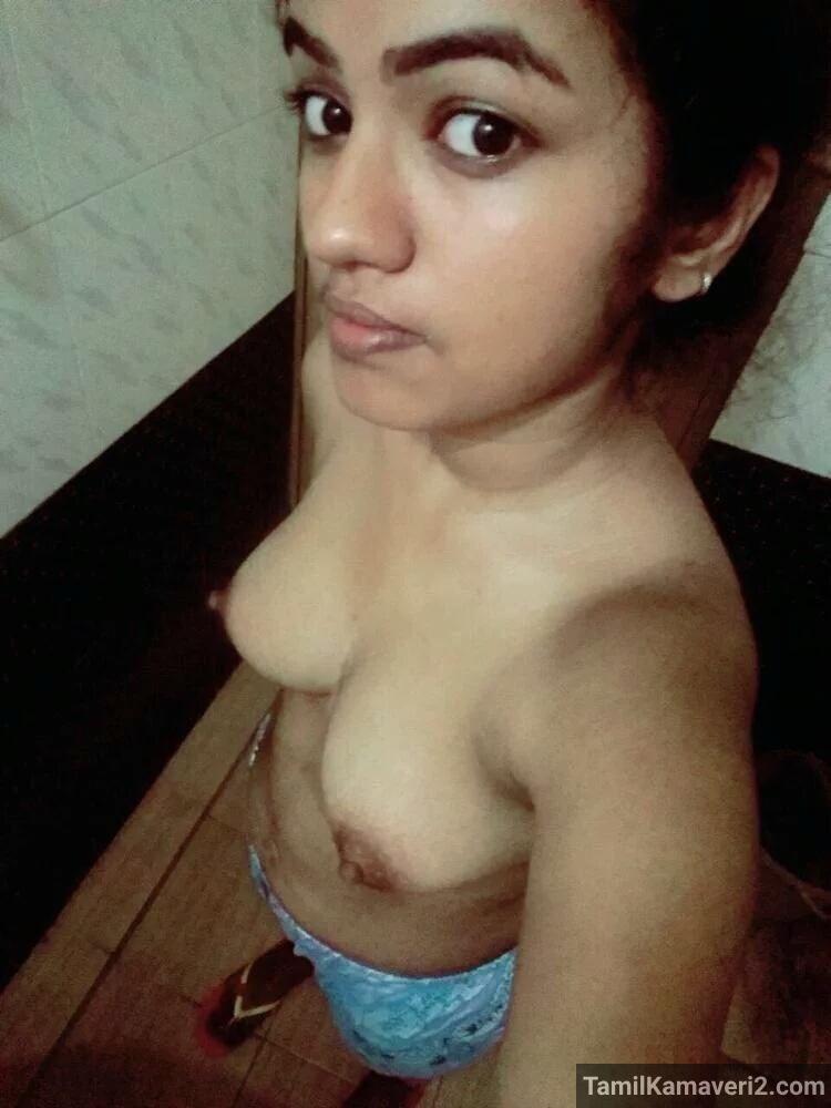 இளம் பெண்களின் காம முலை தரிசன