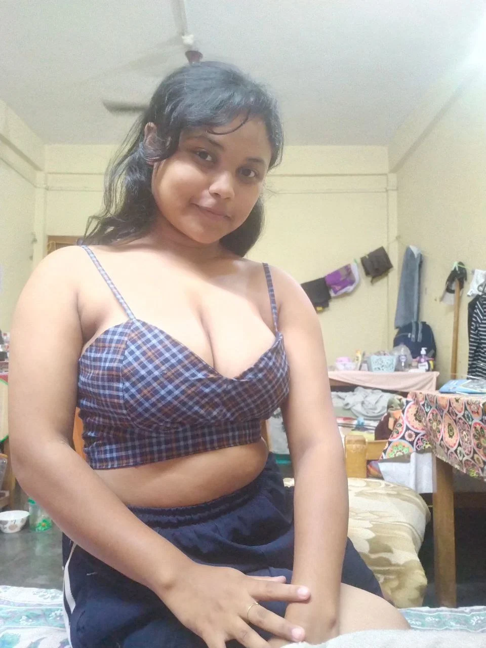 நார்த் ஈஸ்ட் பொண்ணு தமிழ் பையனுக்கு செக்ஸ் போட்டோ