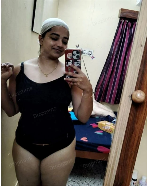 அவுத்து காட்டிய ஆண்டி தொங்கிய முலை செக்ஸ் போட்டோ